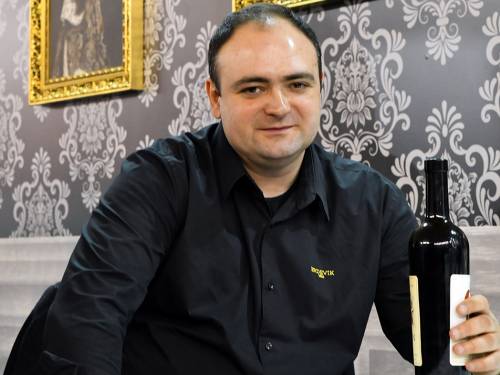 pokazaćemo srbiji da se dan može početi vinom 