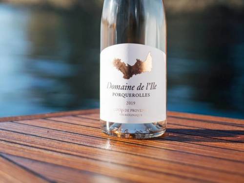 modna kuća šanel lansirala je svoj prvi roze