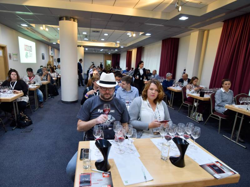 vinska elita na skupu okusi razliku, okusi prokupac 