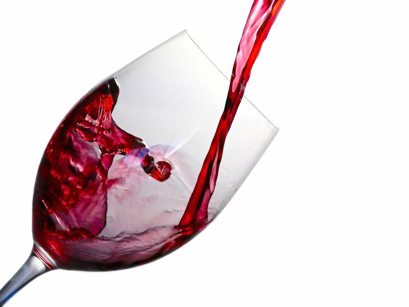 boja vina snažno utiče na njegov ukus