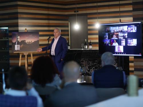 vino terrasse a l ombre predstavljeno u regionu