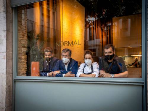 novi, normalni restoran katalonske braće roka