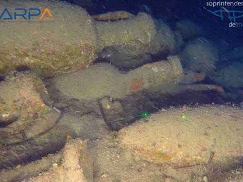 amfore sa vinom pronađene nakon više od 2 000 godina