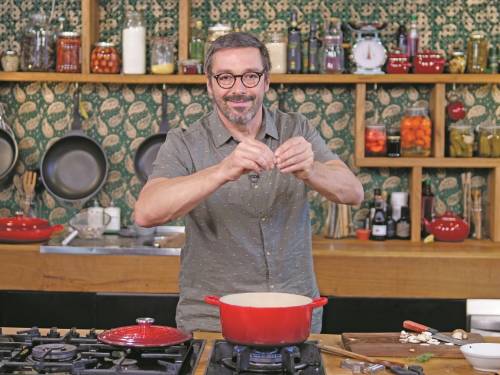 nema trpeze bez srpske rakije i slovenačkog vina