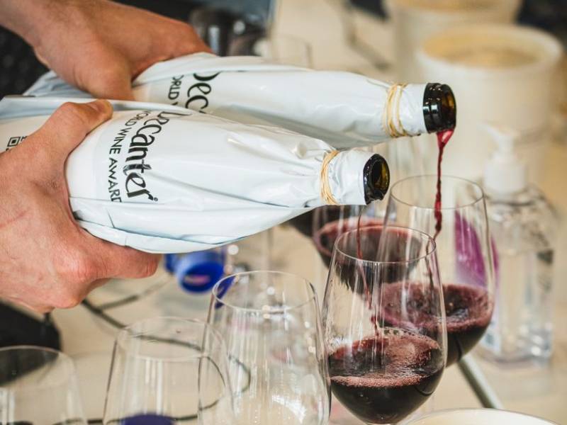 ceo region zablistao je na dekanteru