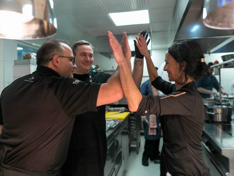 više od milion dinara prikupljeno na 5 star dinner 