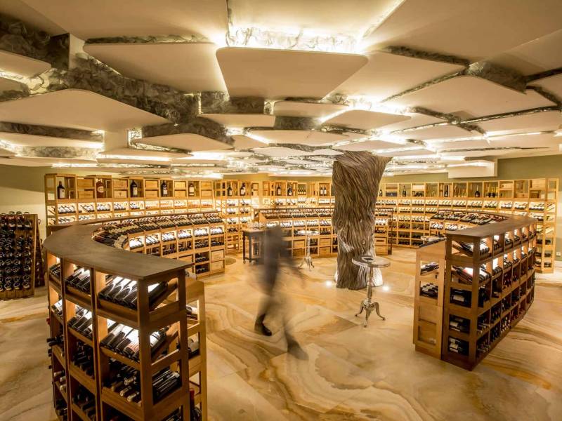 filmska pljačka vina iz slavnog španskog restorana