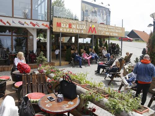 novinari posetili mujen lux apartmane na kopaoniku