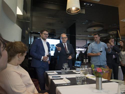 tikveš u beogradu obeležio platinu na dekanteru