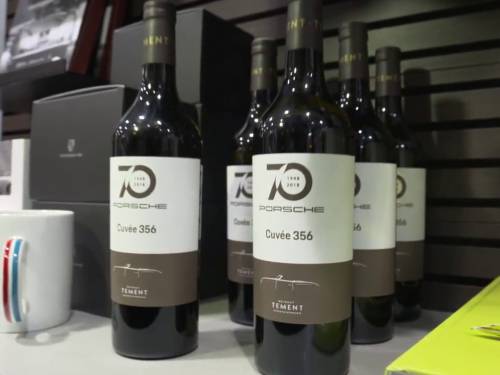 porše je povodom jubileja napravio svoje vino 