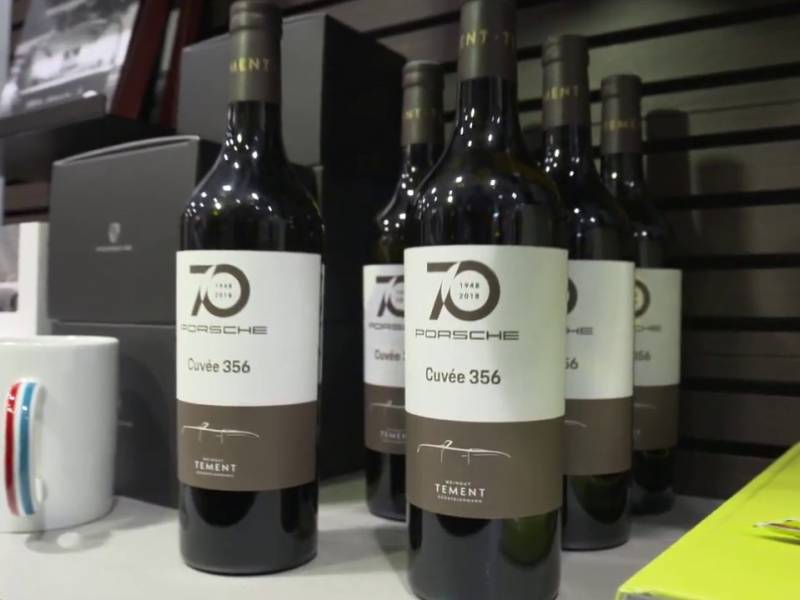 porše je povodom jubileja napravio svoje vino 