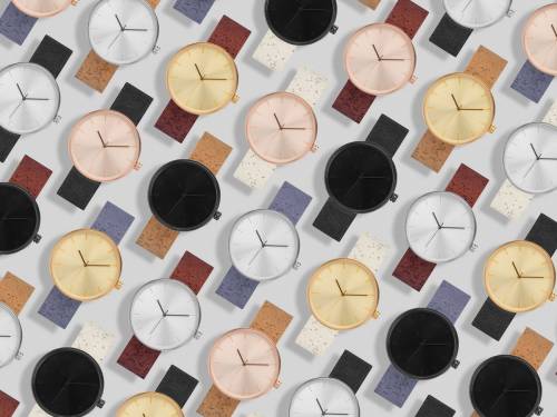 satovi obojeni vinom i posvećeni vinu 