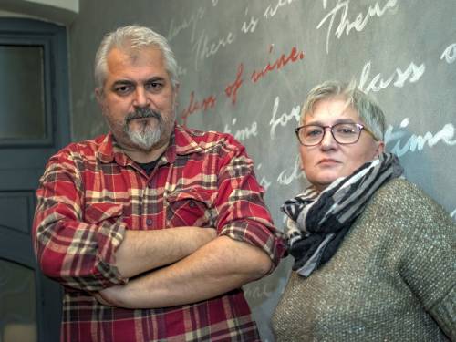 ko te pusti u kuhinju, pustio te je u sopstveni život