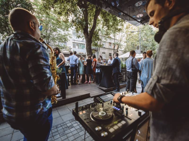 vina bikicki u bašti hotela saint ten