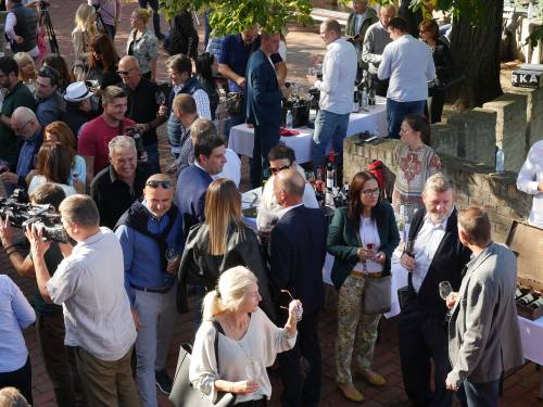 rame uz rame sa svetskim regionima